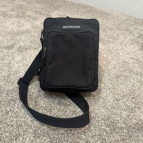 Balenciaga Men’s Explorer Crossbody Messenger Bag Black Nylon Barely Used - Picture 3 of 9
